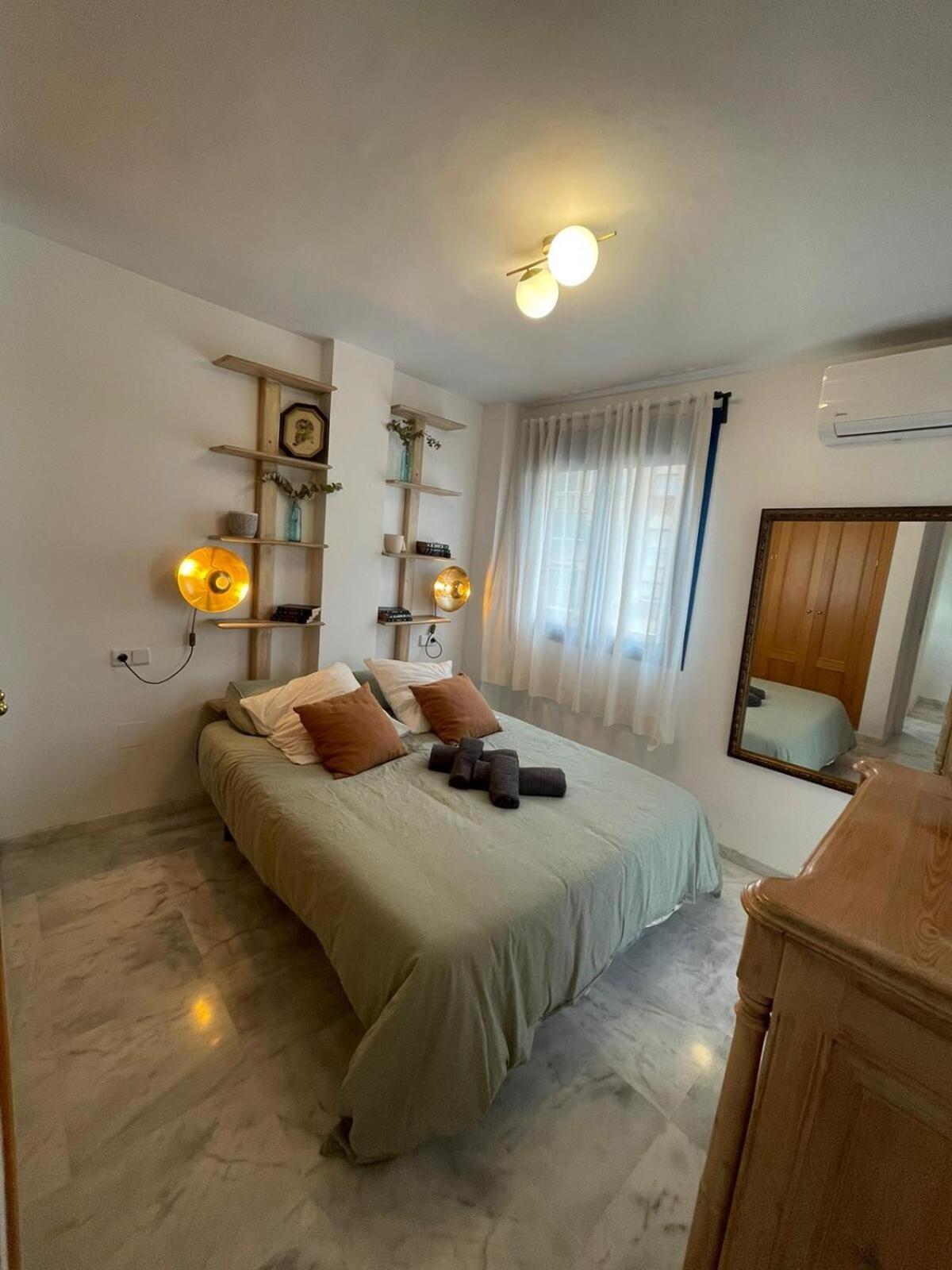 Calu Homes Cerca Playa De Huelin Málaga Exterior foto