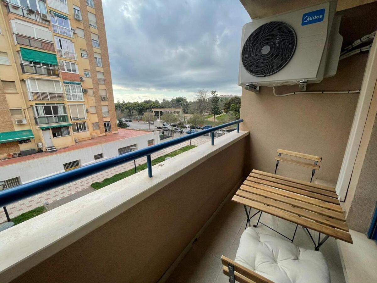 Calu Homes Cerca Playa De Huelin Málaga Exterior foto
